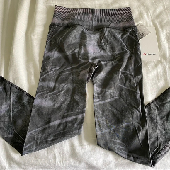 🆕 Lululemon Ebb to Street Tight Wash - Picture 4 of 6